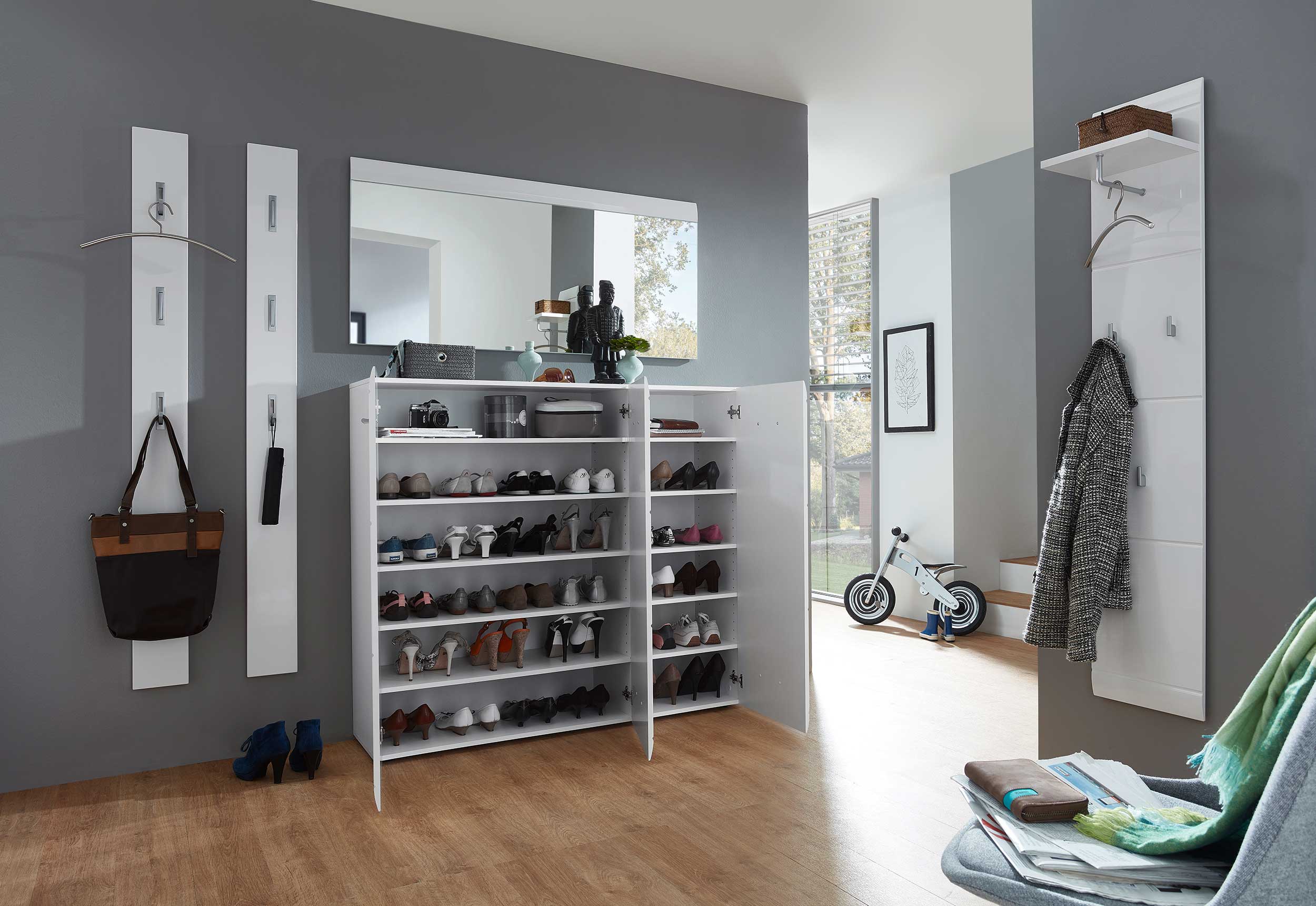 Armoire à chaussures Allan 134cm avec 3 portes - blanc brillant - Image 7