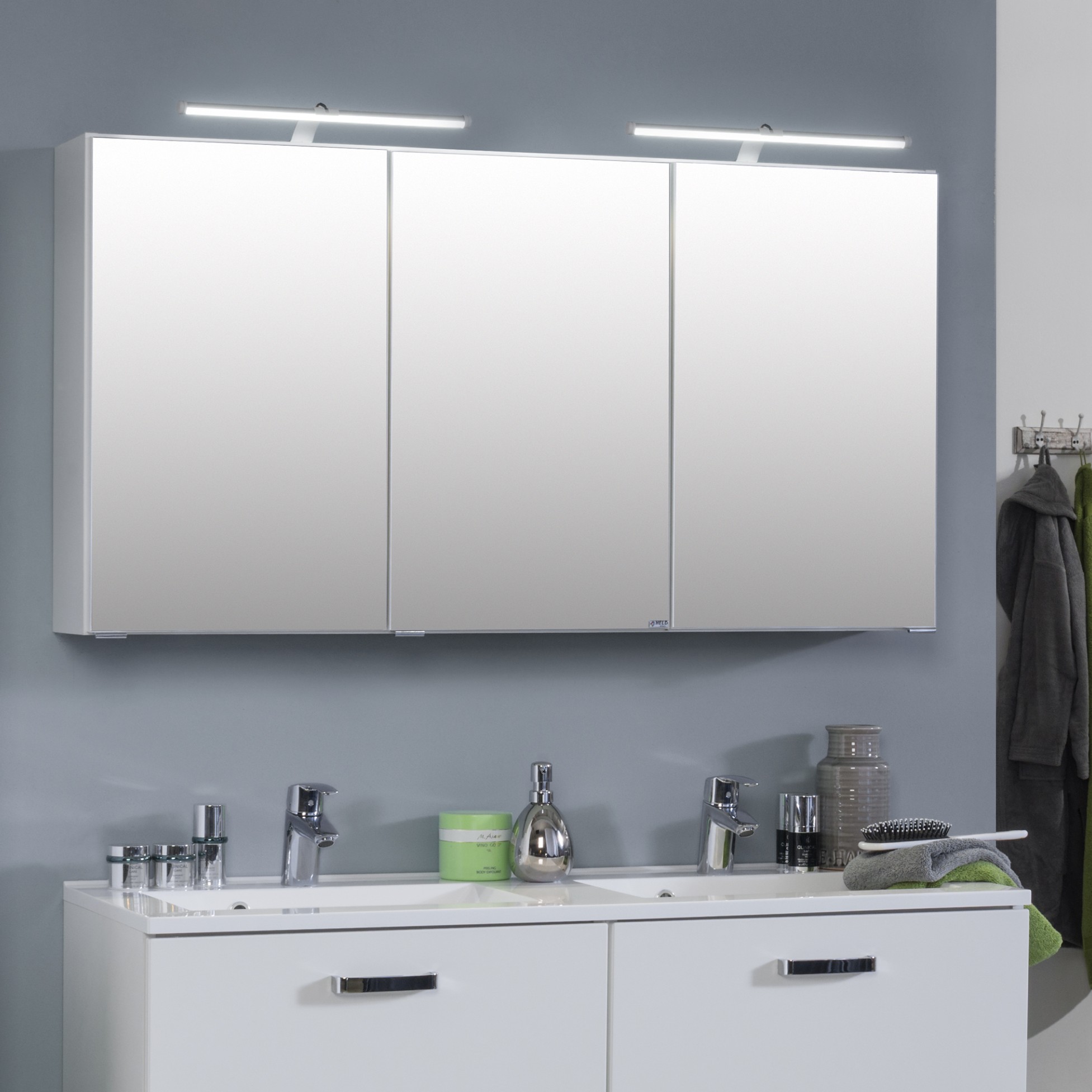 Armoire de toilette Bobbi 120cm modèle 2 3 portes & eclairage LED - blanc