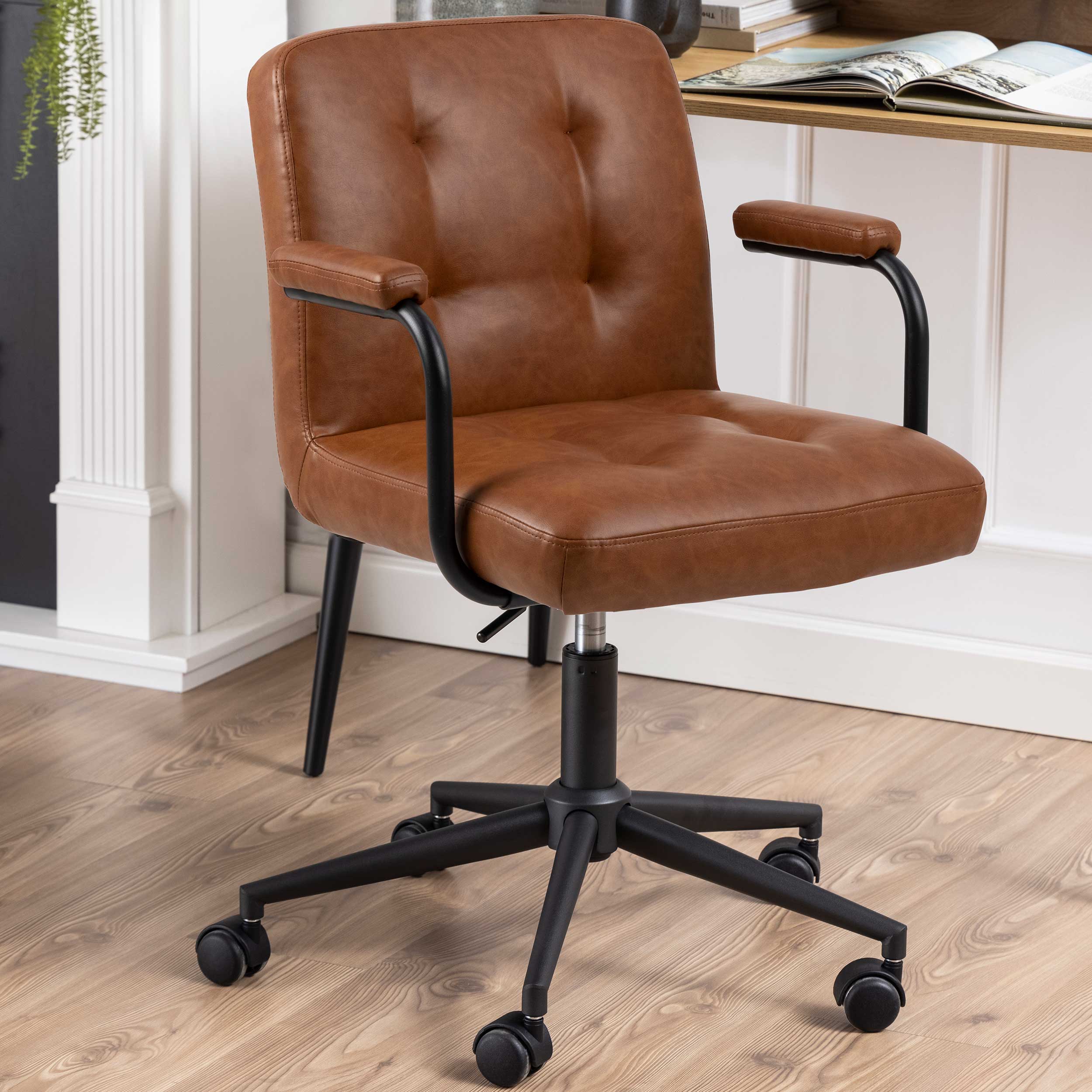 Chaise de bureau Cosmo avec roulettes - brun/noir