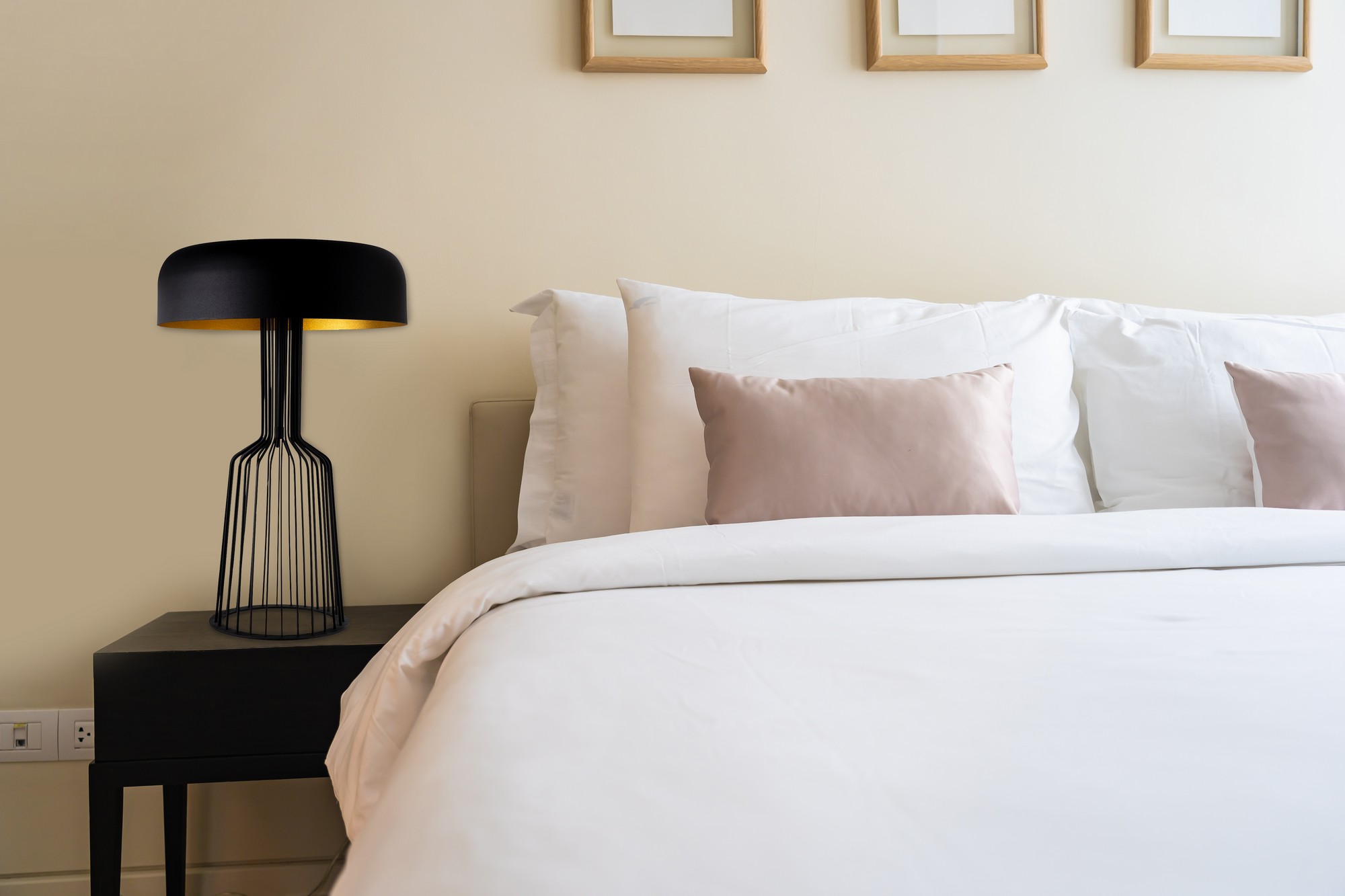 Fellini Lampe de table | Corps en fer | Noir, or