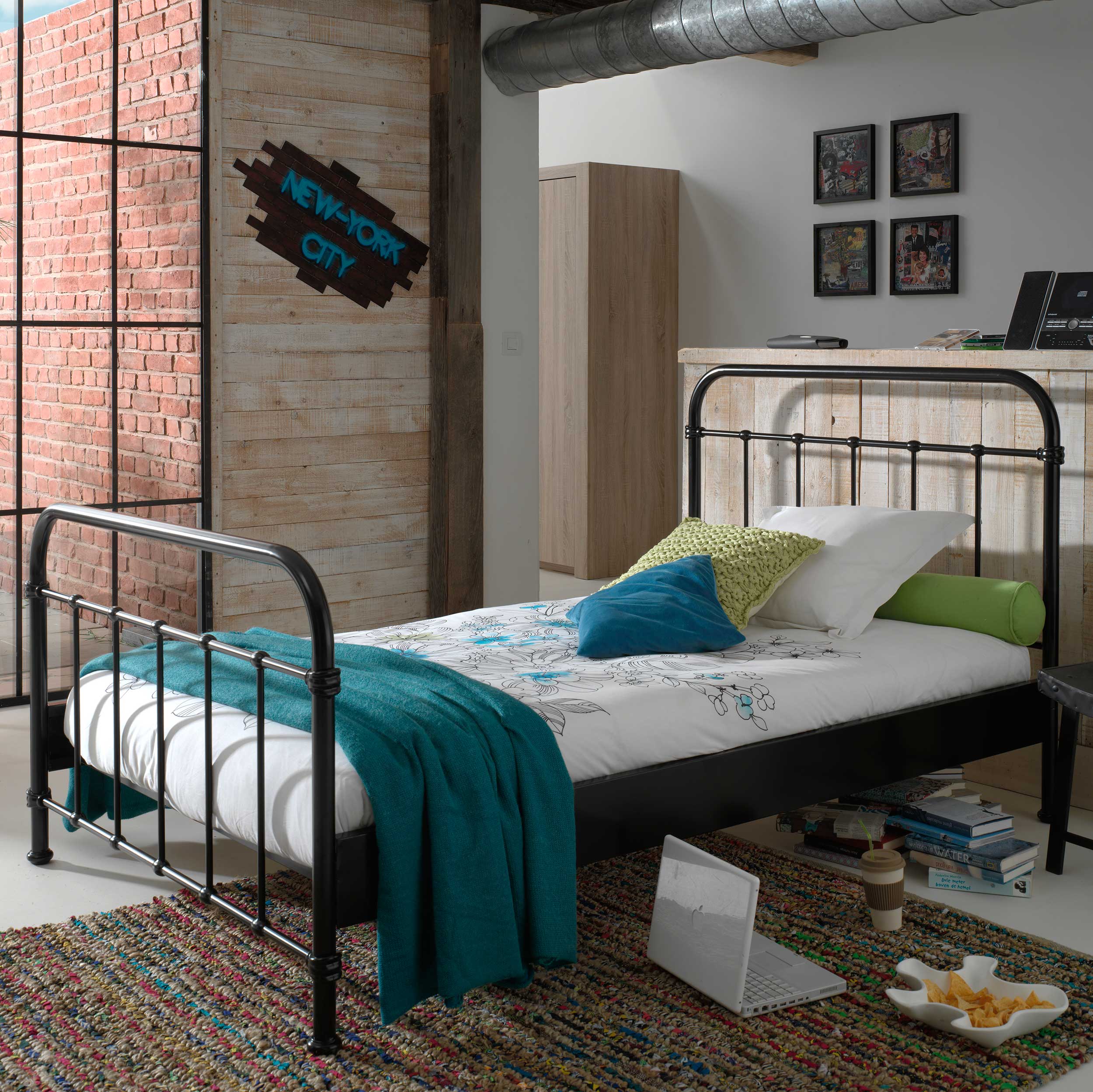 Lit de 120x200cm New York métal - noir