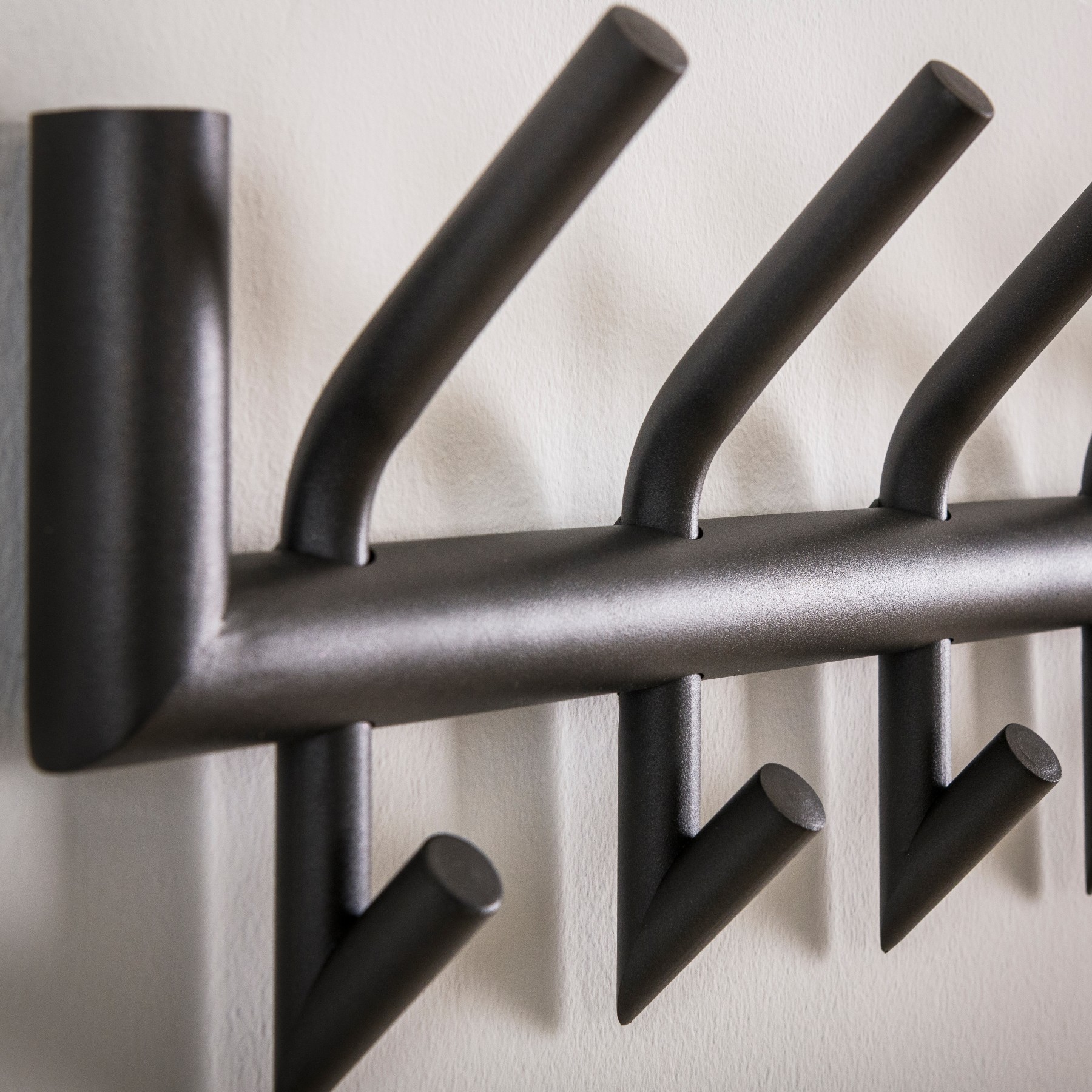 Porte-manteau Gorka 8 crochets - acier peint par poudrage gris foncé - Image 3