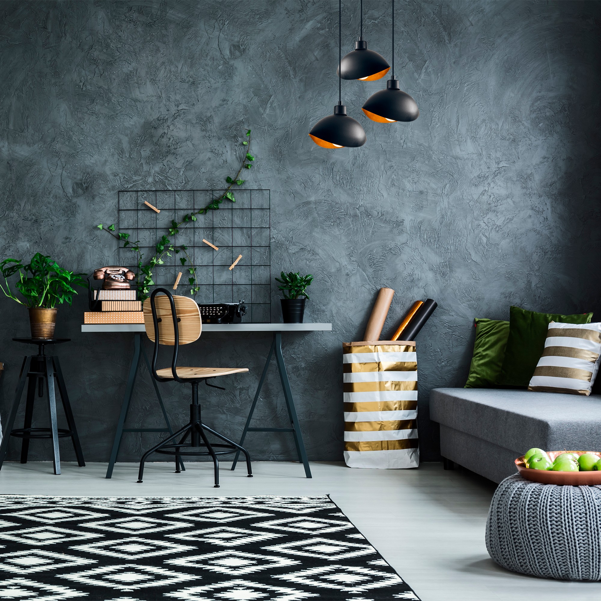 Sivani Lustre | CORPS EN FER | Noir