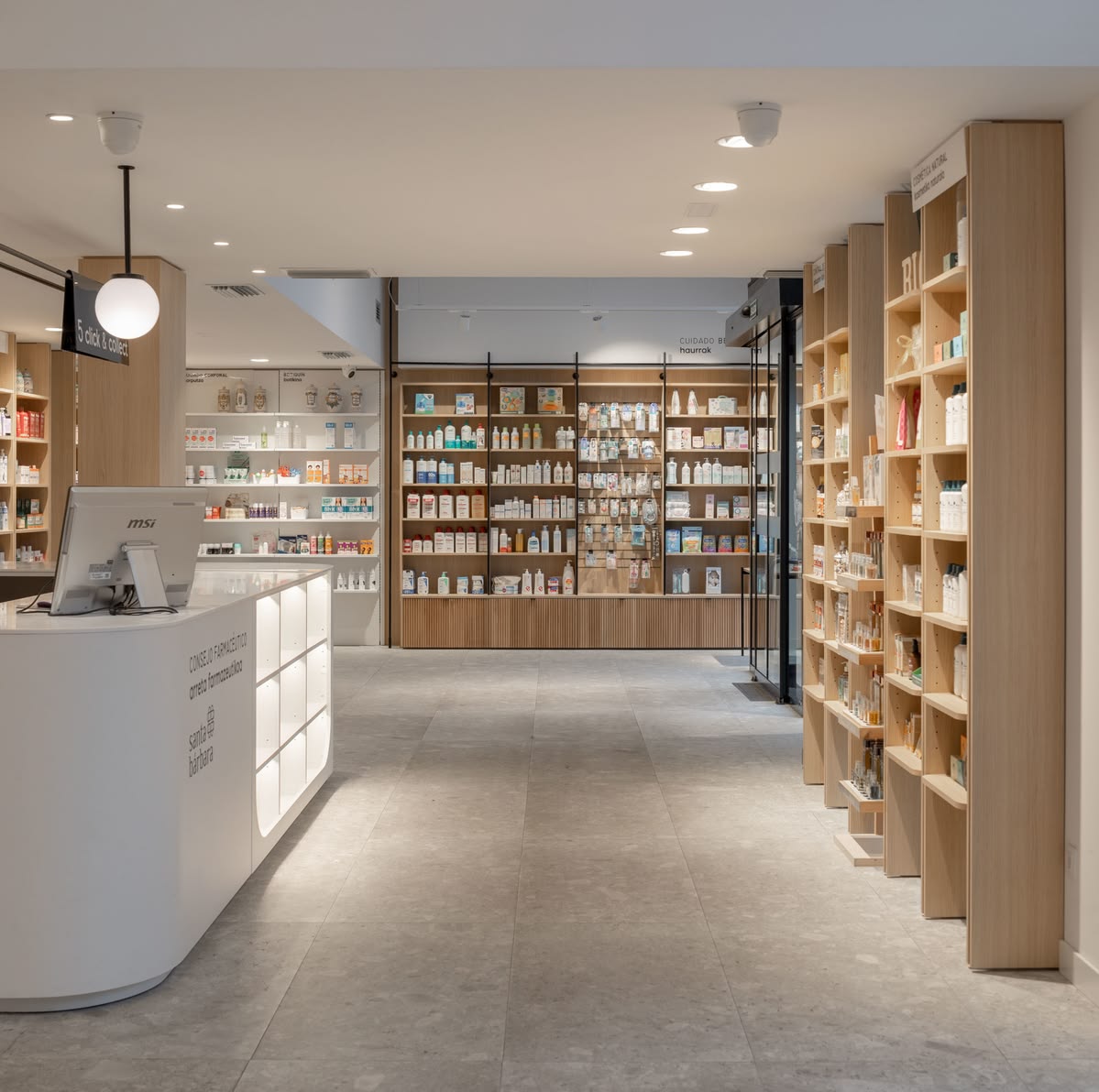Comptoir parapharmacie premium avec logo